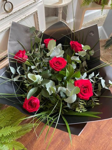 Half Dozen Red Roses £50